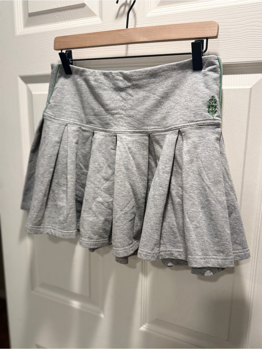NWT FP Movement Free People Gray Green Trim Pleated Skirt Set Medium - Picture 10 of 13